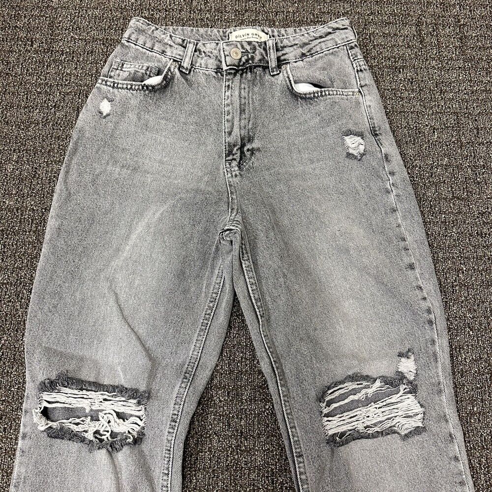 Dilvin Jeans Women’s Size 8‎ Straight Leg High Rise Distressed Grey Mom